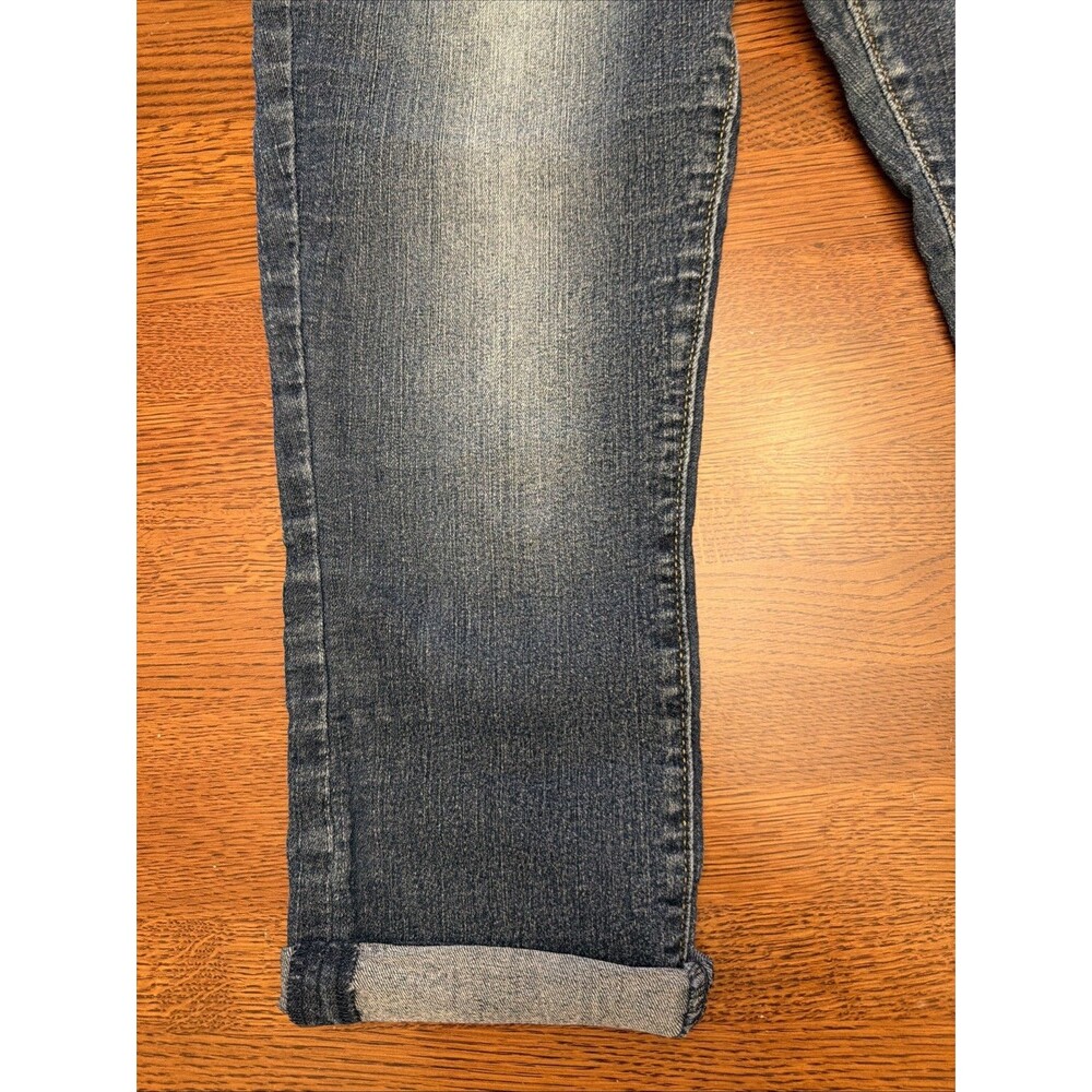 Levi Strauss Signature Women's Mid Rise Capri Size 8 Medium Wash Denim Jeans - Picture 2 of 11